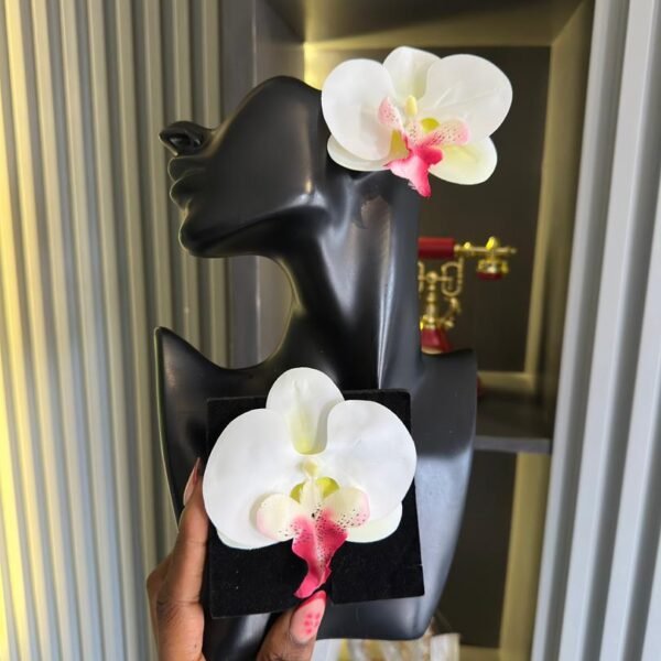 WHITE MIXED WITH RED