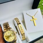 Watch set without bar code on bracelet