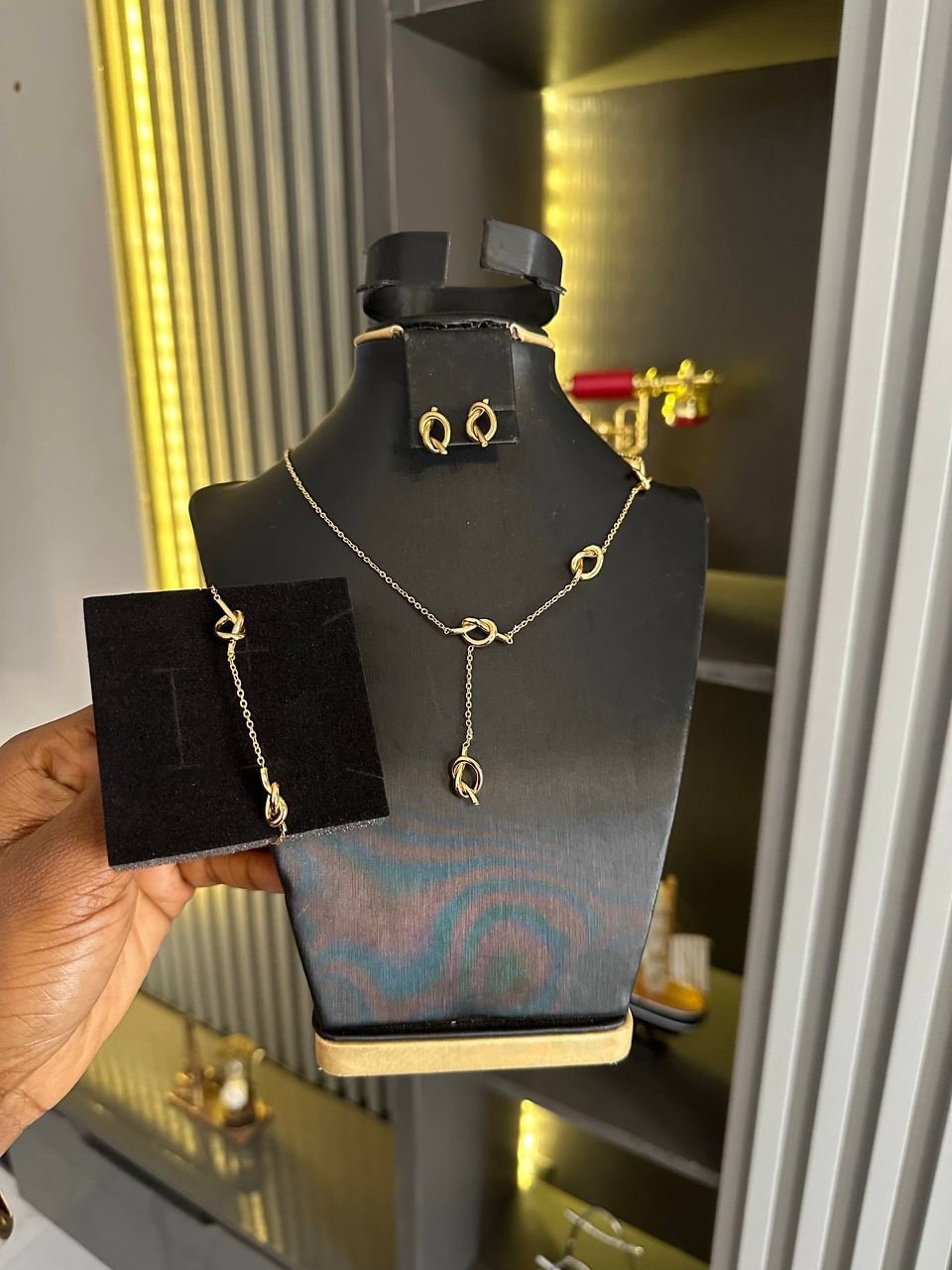 eb8505cf-1e8f-48f6-a1ff-900fd0130c84 Product - Image 1