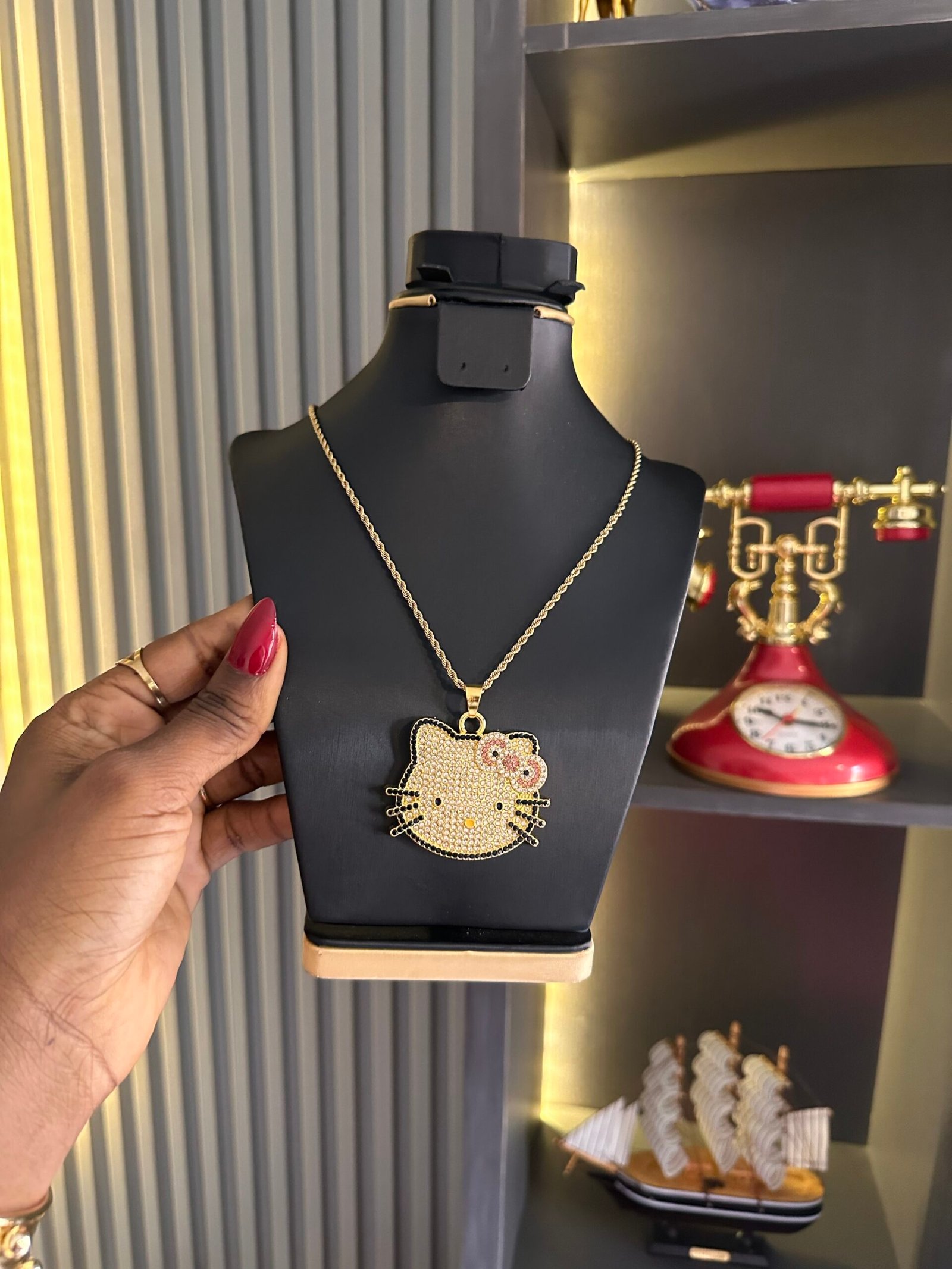 img_1178 Hello kitty ice necklace - Image 1