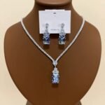 Crystal necklace set