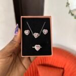 Lovie sets