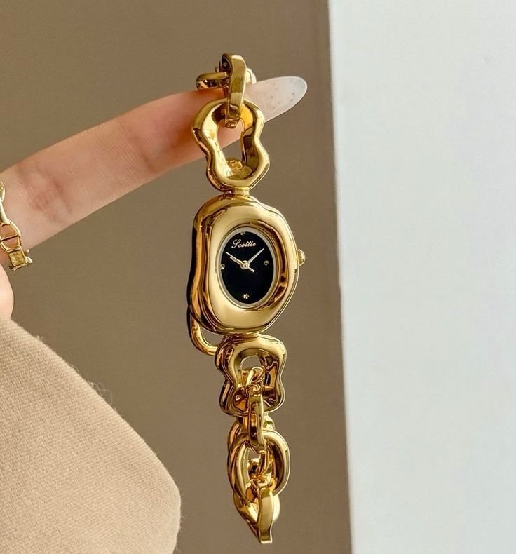 img_0588 Coco Vintage Watch - Image 1