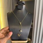 Cleavage choker necklace