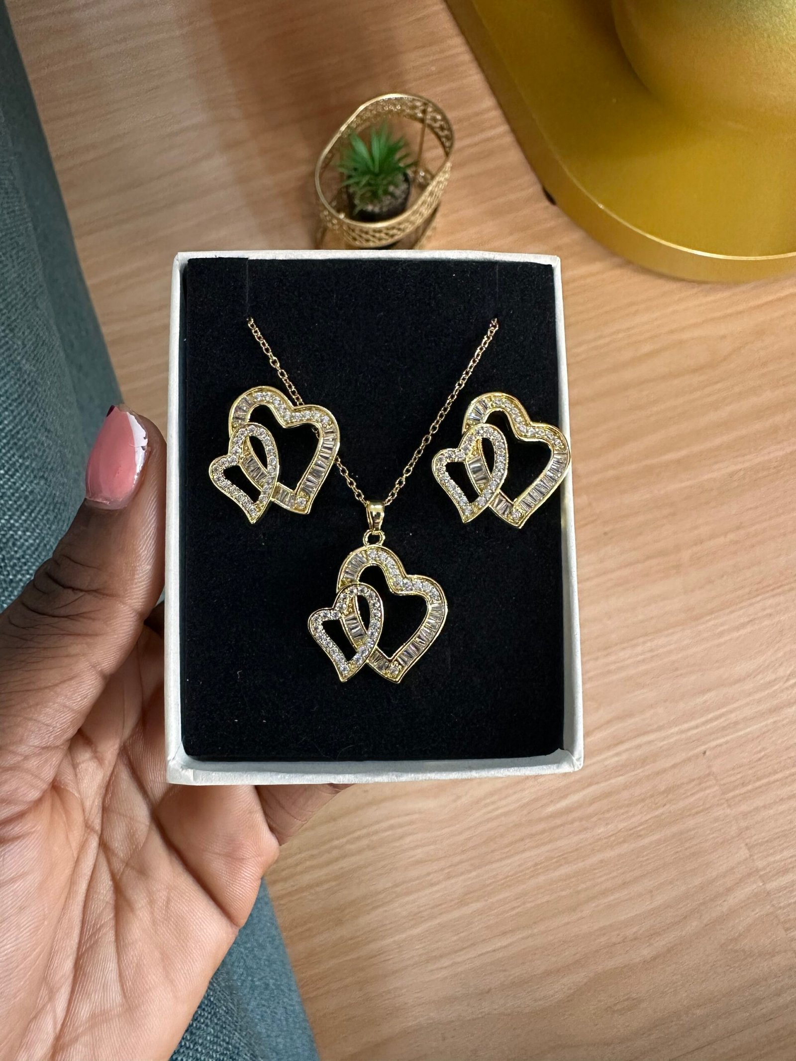 img_3490 Zirconia Necklace set - Image 1