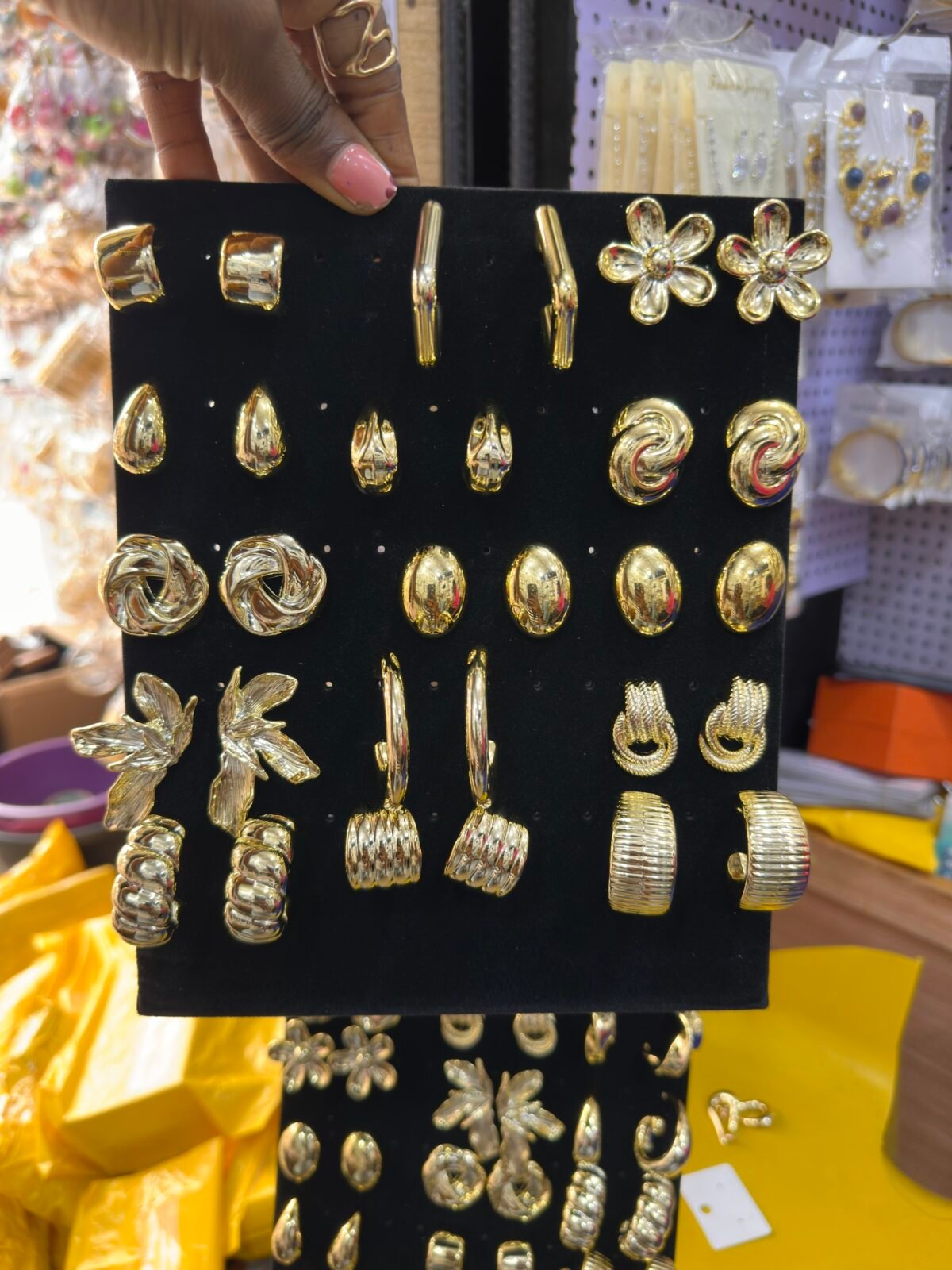Earring deal ( 10 mixed earrings + 1 free earring stand ) - Image 2