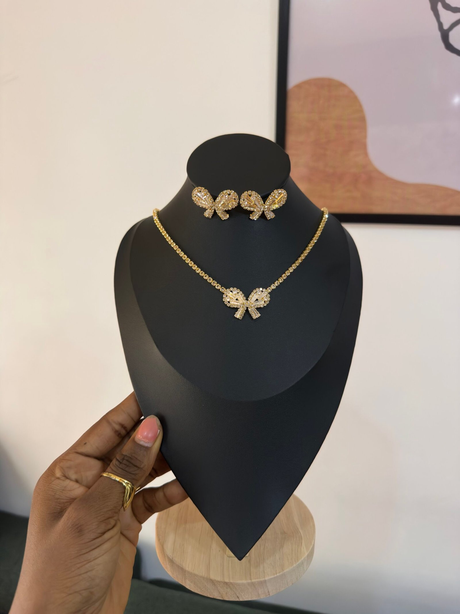 img_3978 Glass necklace set - Image 1