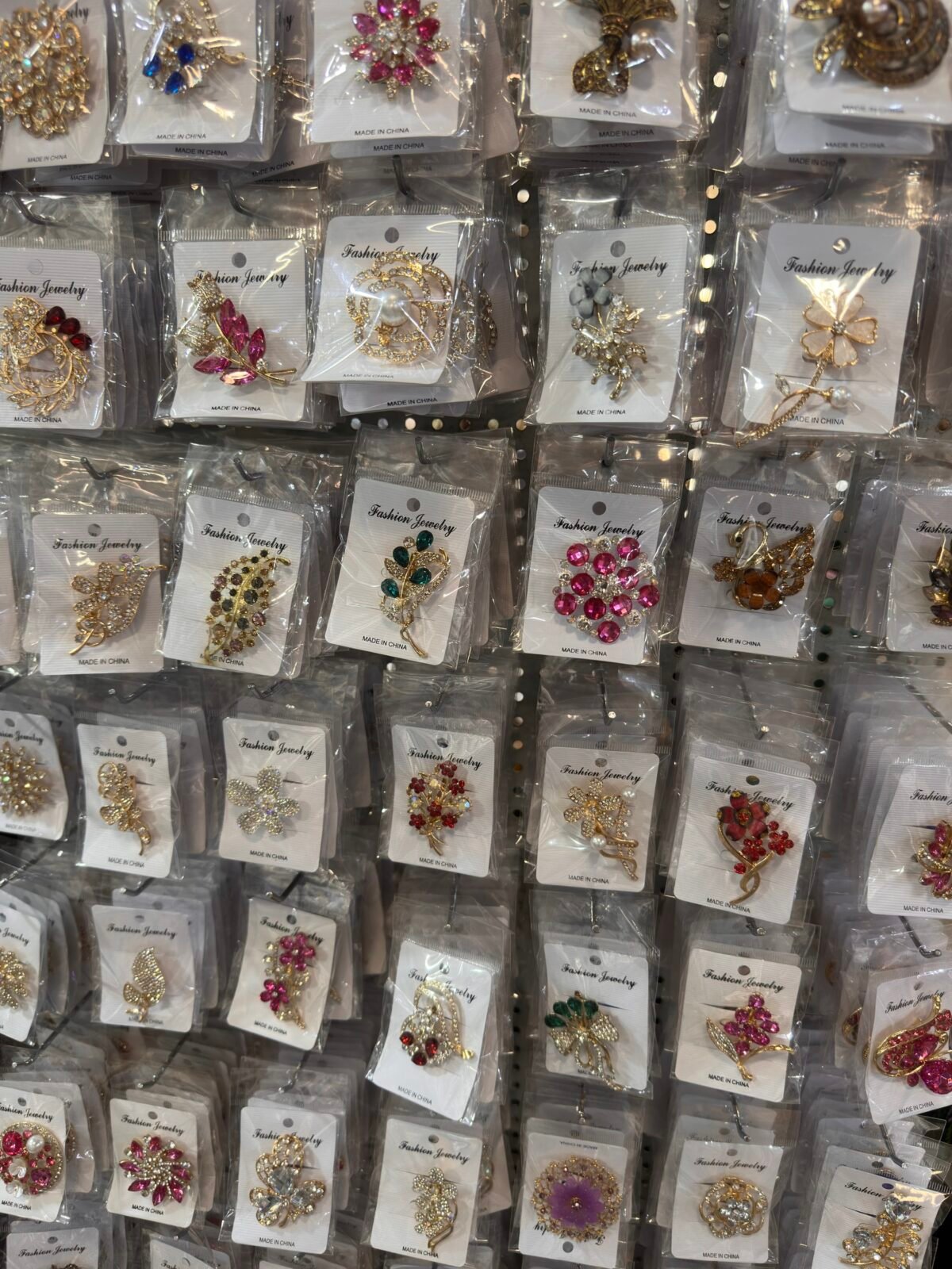 Brooches - Image 2