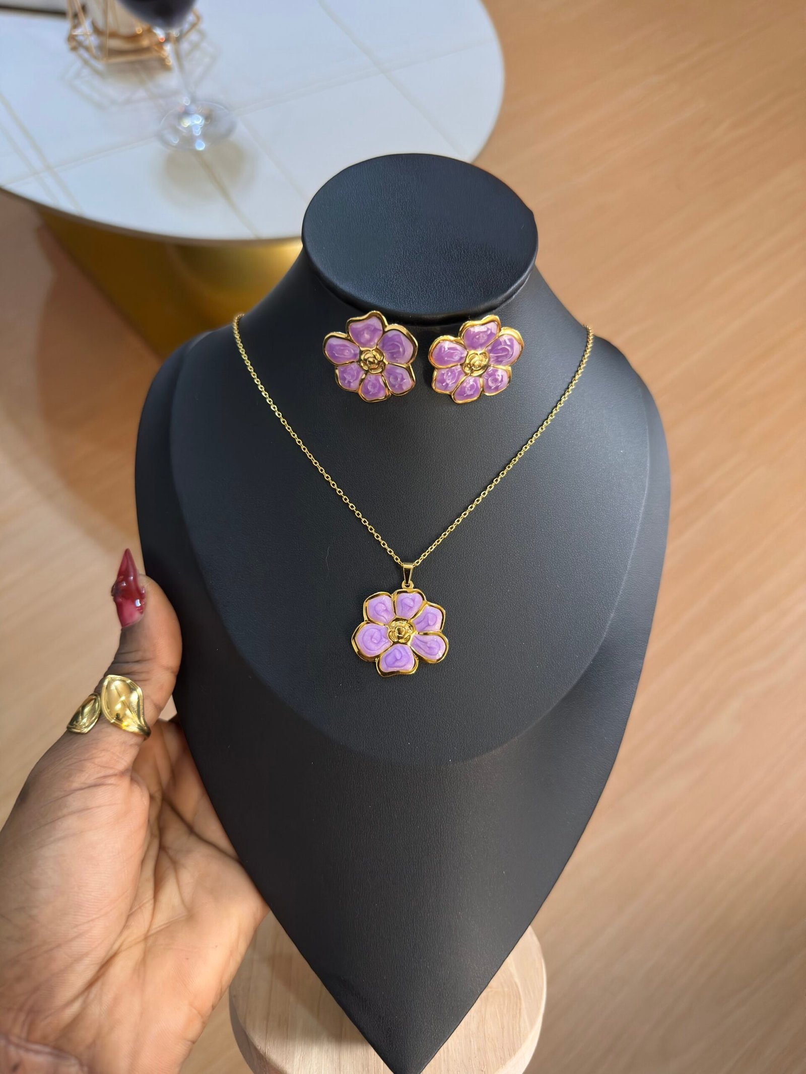 img_4466 Judy necklace set - Image 1