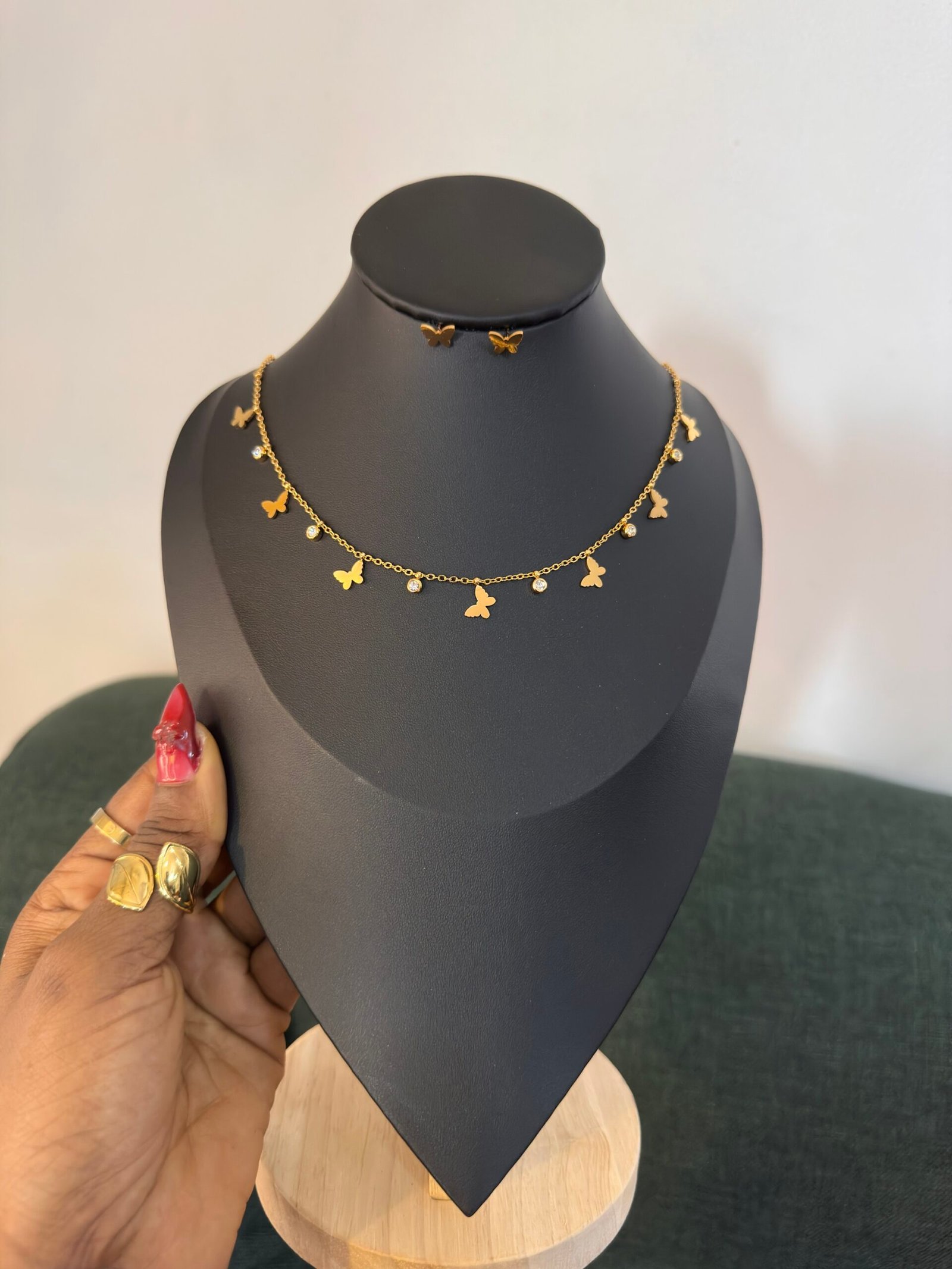 img_4477-2 Choker set - Image 1