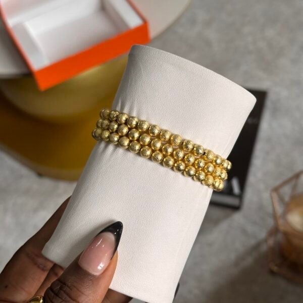 medium gold