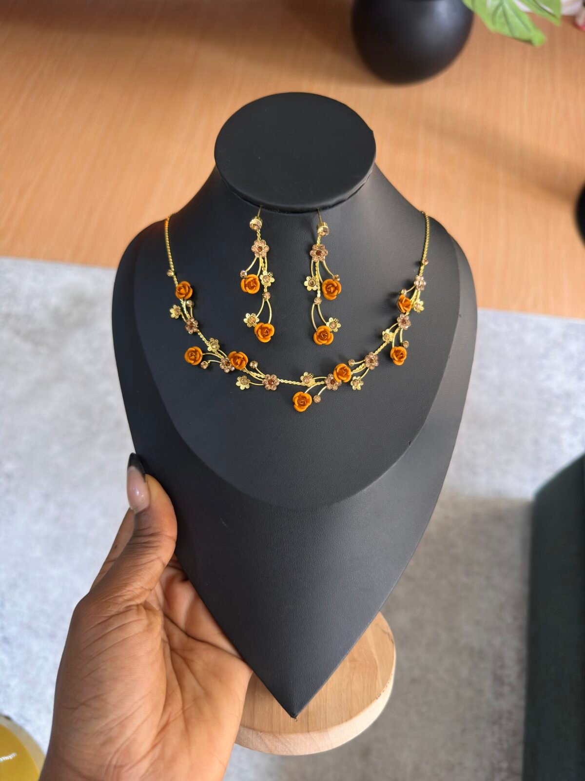 Flower necklace set - Image 2